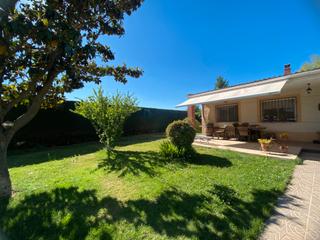 Chalet  Camino de baños. Unipal vende fabulosa finca con piscina, nave y asador para  el