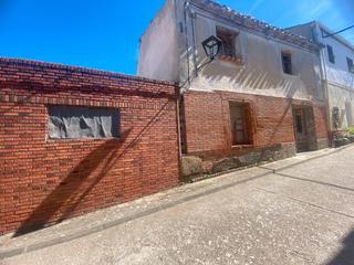 Industrial building  Calle alberto gómez arroyo. Unipal vende en un mismo lote con posibilidad de segregar el con