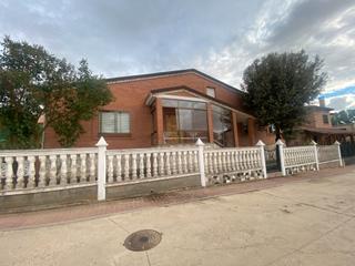 Xalet  Calle valentín grasso. Se vende chalet en astudillo