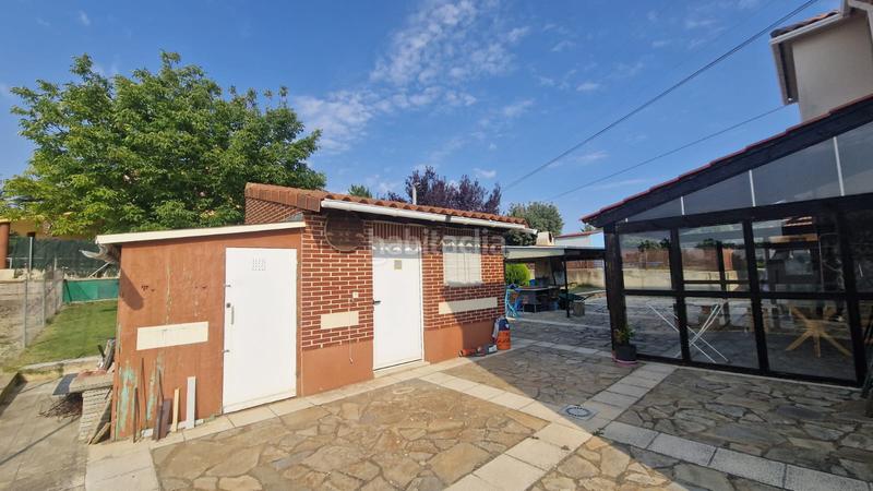Foto a74f1cb4-8ac2-4004-be52-0302409e393b. Chalet avec parking dans Villalobón