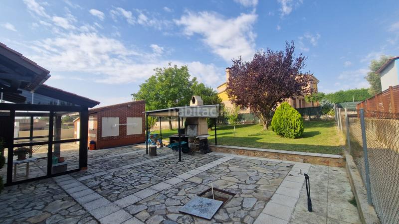 Foto f47ec39f-c425-415b-b59e-742842a15ce0. Chalet avec parking dans Villalobón