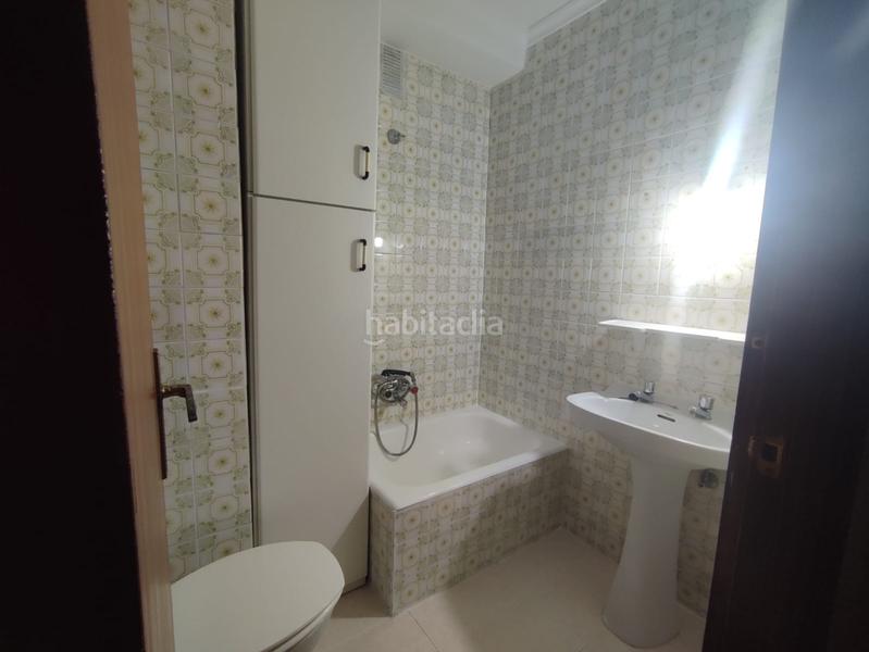 Foto baadfdf6-e31e-4804-a1f1-411065b6eace. Pis amb calefacció aparcament a Ave María Palencia