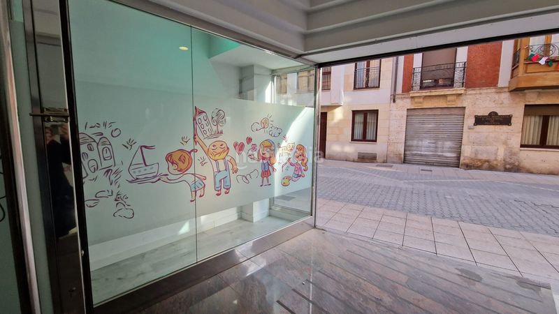 Foto f23a059e-53bf-462c-8542-b1f04a229d01. Rent business premise with heating in Centro Palencia