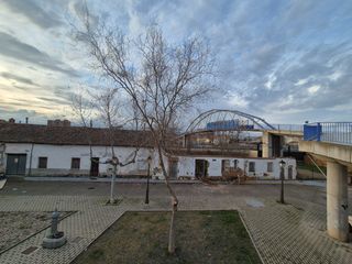 Xalet  Avenida frontera de haro. Unipal vende pack de dos fincas de suelo urbano en ruina entre l