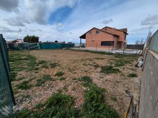 Terreny residencial  Calle del serrón. Unipal vende solar urbano en el serrón (grijota), a escasos metr