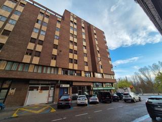 Pis  Calle portillo de doa mara. Unipal vende una sexta planta muy luminosa de cuatro dormitorios