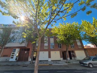 Maison jumelée  Calle batalla del tamarón. Unipal vende vivienda de seis dormitorios, cuatro baños, patio y