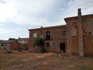 Casa  Calle la iglesia. Unipal vende cas�n hist�rico en el coraz�n de san llorente del p