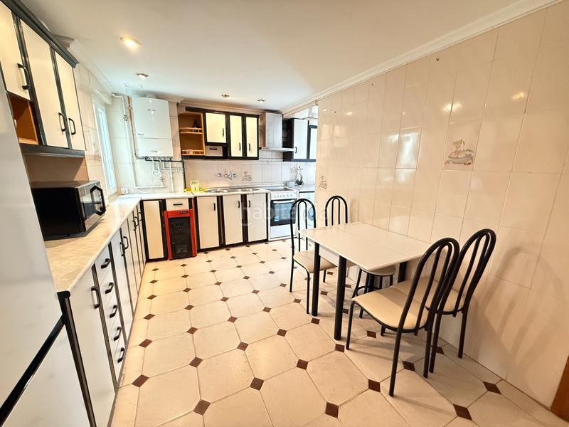 Foto 063bad51-7eb0-4560-a93c-ad4cca3445f6. Piso unipal vende en exclusiva piso para entrar a vivir en francisco pizarro, en la zona de avda santander (ave maria). en Palencia