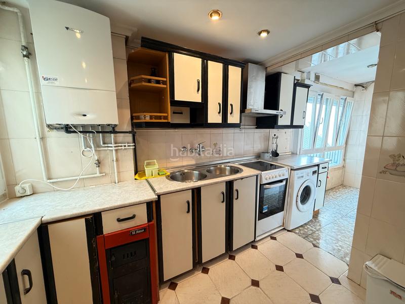 Foto 25481a84-d654-4785-a55e-45f5ed2cbd54. Piso unipal vende en exclusiva piso para entrar a vivir en francisco pizarro, en la zona de avda santander (ave maria). en Palencia