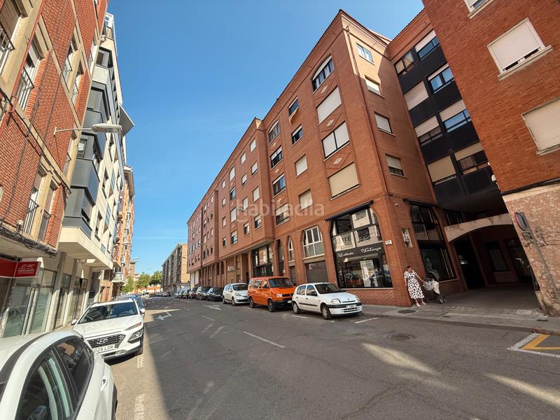 Foto bfb19af7-8d20-4baa-b0fd-67ec9e2b25d2. Piso unipal vende en exclusiva piso para entrar a vivir en francisco pizarro, en la zona de avda santander (ave maria). en Palencia