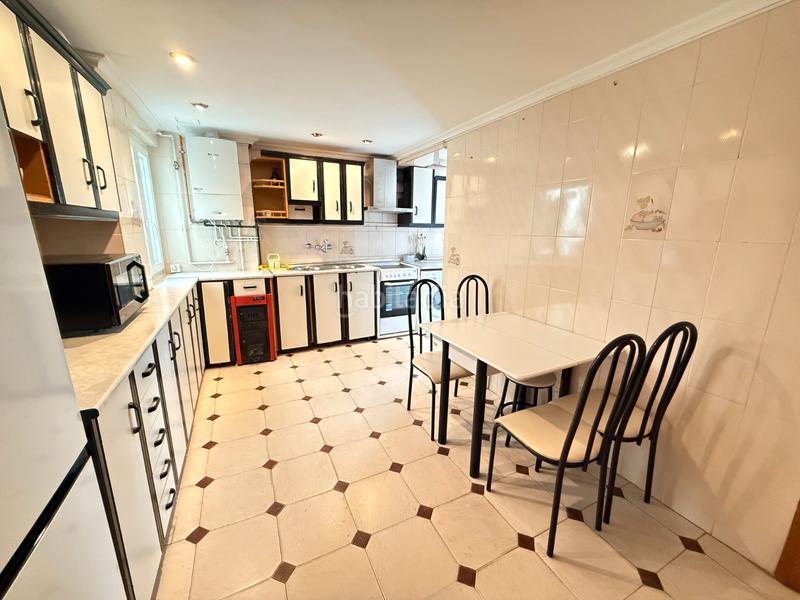 Foto d58fb5f6-c053-41c8-8b27-0bb27ca38dc6. Piso unipal vende en exclusiva piso para entrar a vivir en francisco pizarro, en la zona de avda santander (ave maria). en Palencia