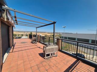 Attique  Calle manuel martínez de azcoitia. Unipal vende ático espectacular, con 70 metros de terraza, garaj