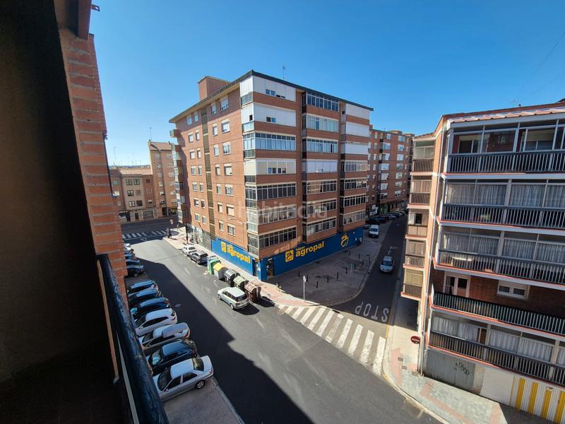 Foto c6f50630-0bc3-438b-bf6c-2feed0d1ab0d. Pis amb calefacció aparcament a Ave María Palencia