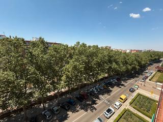 Appartamento  Avenida reyes catlicos. Unipal vende piso totalmente exterior de tres dormitorios y terr