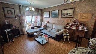 Pis  Calle panaderas. Unipal vende en exclusiva una vivienda de cuatro dormitorios y d