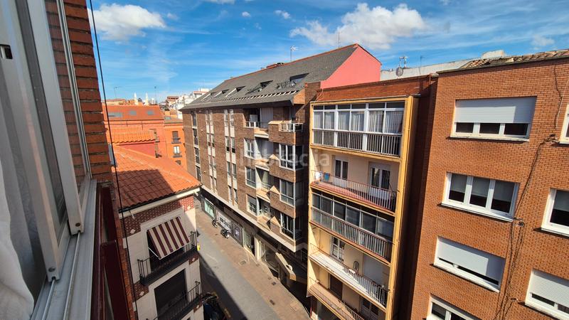 Foto d14d7347-4dda-40ae-9028-3d98391e72f2. Pis amb calefacció a Centro Palencia