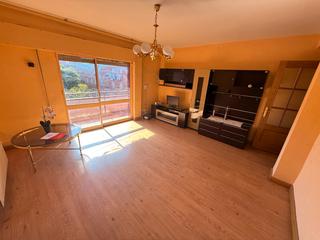 Pis  Calle padilla. Unipal vende piso de tres dormitorios y completamente exterior e