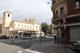 Pis  Calle la puebla. Unipal vende piso exterior, de tres habitaciones con dos baos,