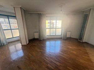 Pis  Calle villacasares. Unipal vende piso exterior, de tres habitaciones con dos ba�os,