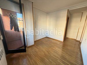 Foto aa1e6265-c2c0-4b84-9fc6-da8327262e65. Pis amb calefacció aparcament a Ave María Palencia