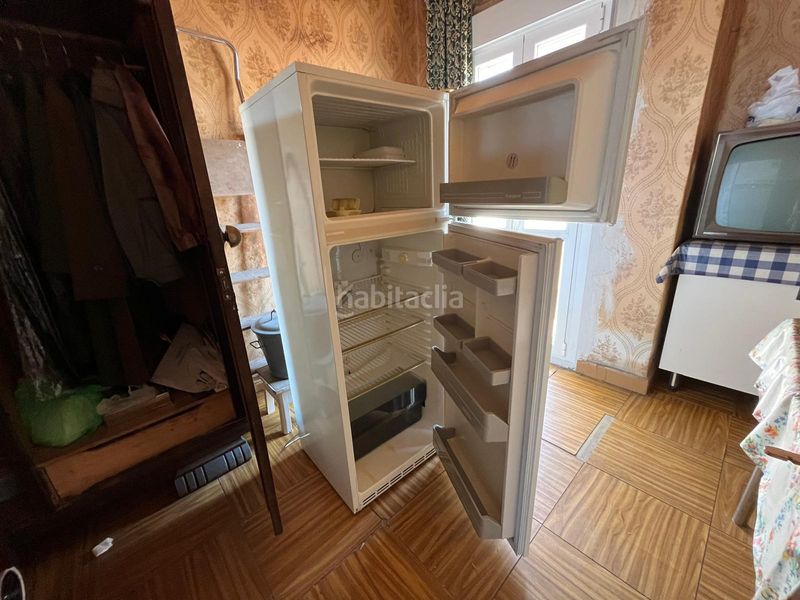 Foto 38121c2f-10f7-4662-b31d-785cad1b8cc9. Piso unipal vende piso económico de tres dormitorios, un baño, muy luminoso en paseo victorio macho (Ave María). en Palencia