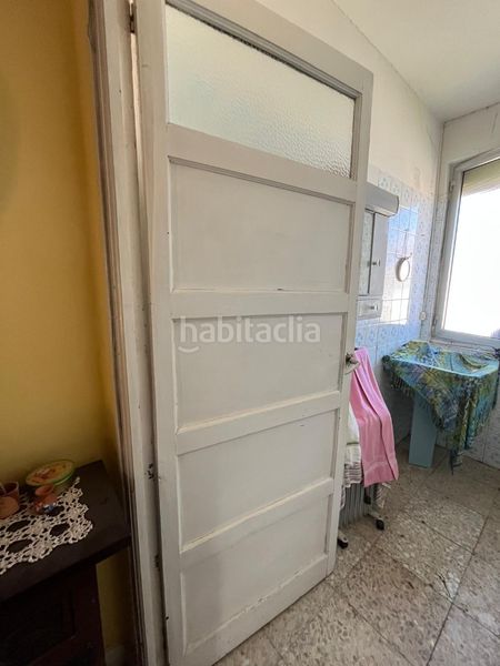Foto b6b312a3-45d5-4e4f-8de2-25a3d40e8877. Piso unipal vende piso económico de tres dormitorios, un baño, muy luminoso en paseo victorio macho (Ave María). en Palencia