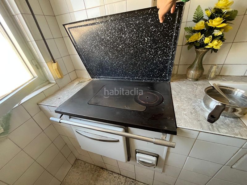 Foto e8414c6e-3ffb-444f-be6b-71ed2904abec. Piso unipal vende piso económico de tres dormitorios, un baño, muy luminoso en paseo victorio macho (Ave María). en Palencia