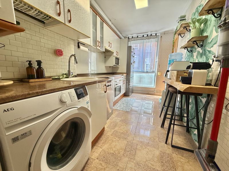 Foto f42df92c-15b5-4844-94ee-36f70310028e. Pis amb calefacció aparcament a Santiago - San Telmo Palencia