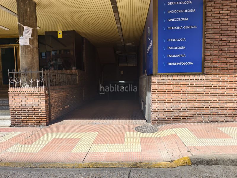 Foto cc932cb8-9652-4bc8-91f5-a661a13c0f90. Aparcament cotxe a Centro Palencia