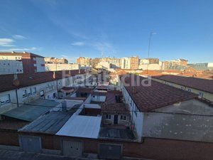 Foto a91f9928-e5de-4c87-b506-3273d4792618. Pis amb calefacció a El Carmen - Casas del Hogar Palencia