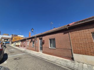 Casa  Calle cristina marugán. Unipal vende casa en el cristo para reformar con tres habitacion