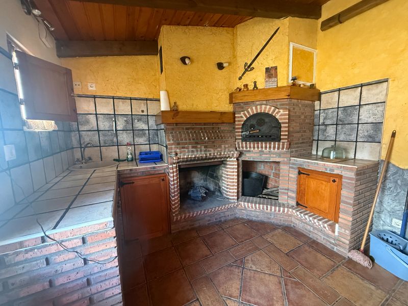 Foto c83bb31b-4978-4462-b7e7-b32ef073ac28. Casa adossada amb xemeneia calefacció aparcament a Venta de Baños