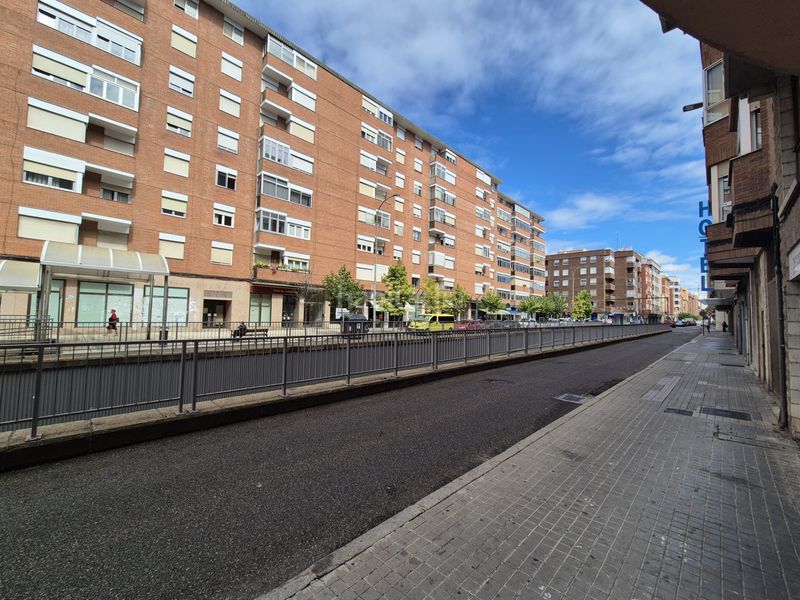 Foto 5269c0f6-92b6-43de-b4f6-730c6e1f51e4. Pis amb calefacció aparcament a San Juanillo Palencia