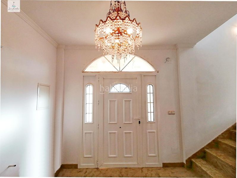 Foto b6866673-42ed-4a4e-912a-2e9dcb6d31e5. Casa con parcheggio in Loja