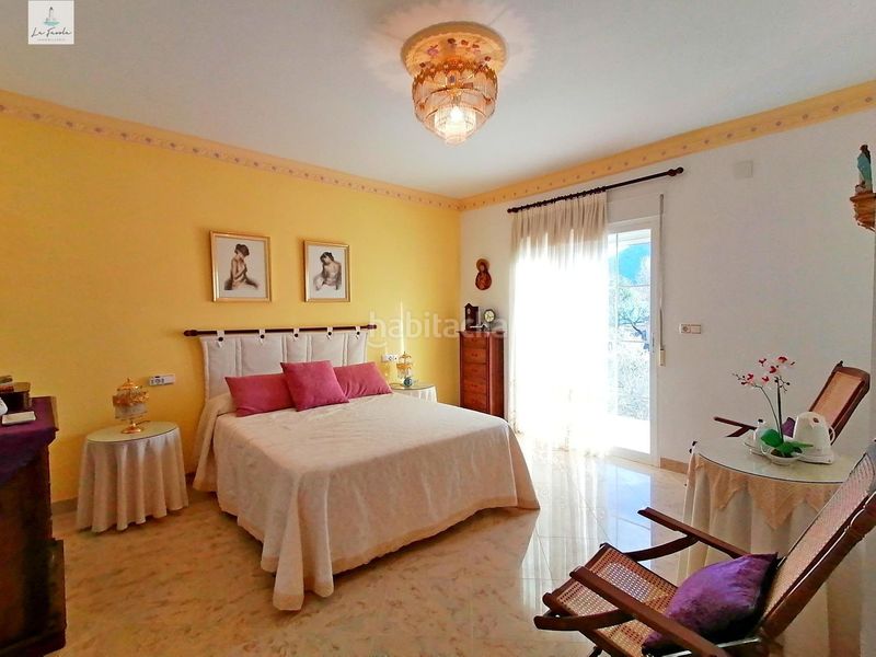 Foto f96d7fe5-65d8-4be7-ac1f-7d9e10b41c0c. Casa con parcheggio in Loja