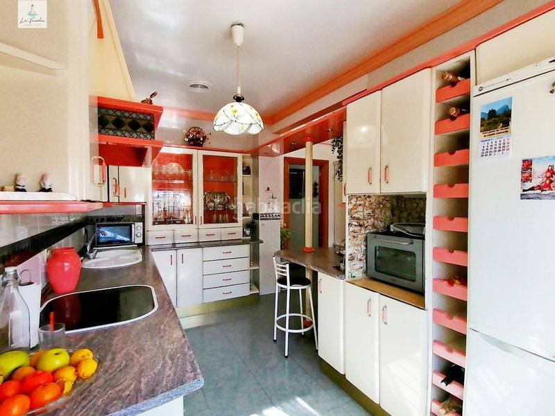 Foto 277a55cf-a41b-4e89-8843-29614d051a83. Casa amb aparcament a Loja