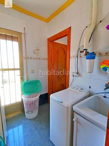Foto 728d4a41-7b6c-4360-aa6d-107fa2a62043. Casa amb aparcament a Loja