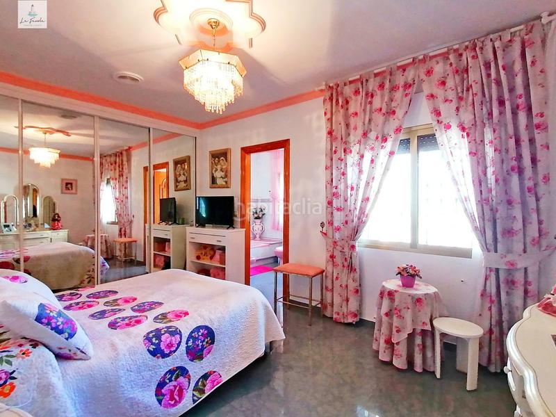 Foto 8bfd8cf0-3c03-4cef-b867-6814f97204d8. Casa amb calefacció aparcament a Loja