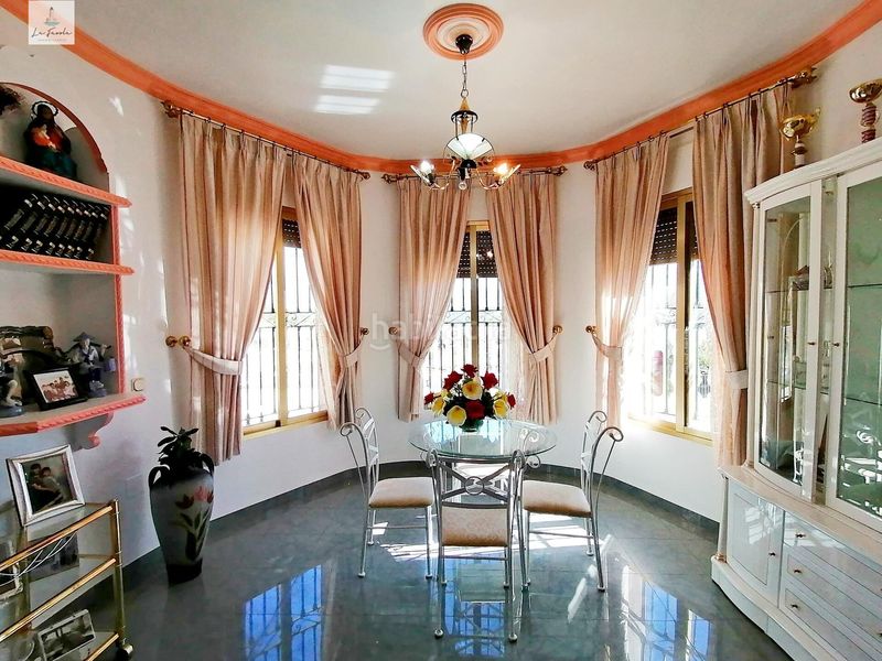 Foto ae96df00-59a2-4837-a8ef-27822fafeb46. Casa amb aparcament a Loja