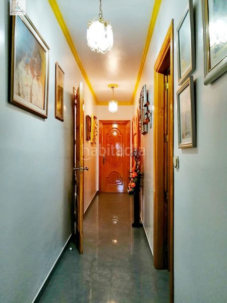 Foto cdd390e9-78dd-466f-9806-fd867106d9c5. Casa amb aparcament a Loja