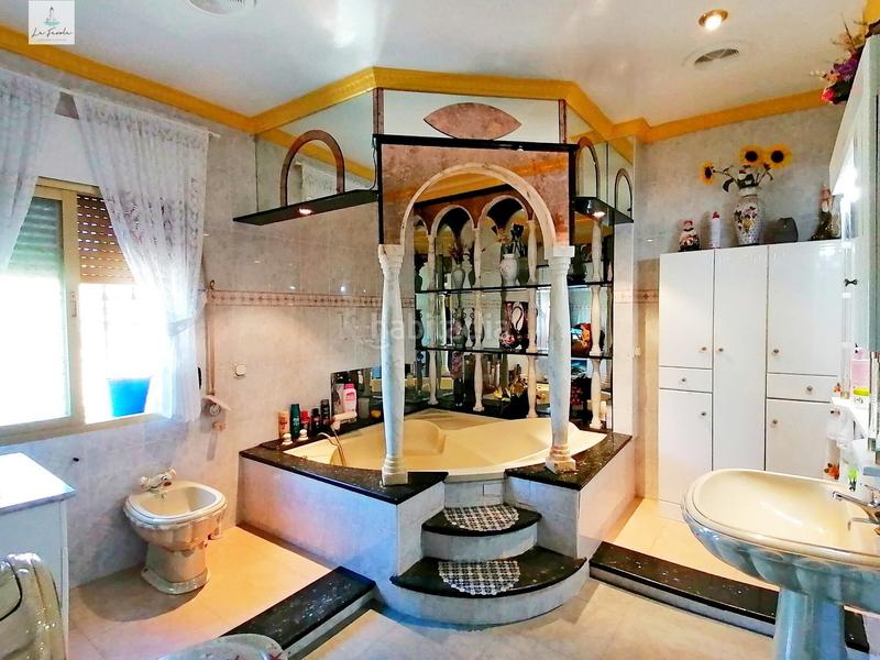 Foto da817abb-8d6d-4917-82ec-a9053b555c21. Casa amb calefacció aparcament a Loja