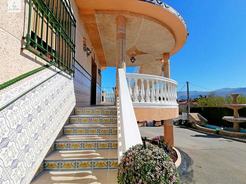 Foto f6b080a6-02a4-48b8-bd51-632e433e7988. Casa amb calefacció aparcament a Loja