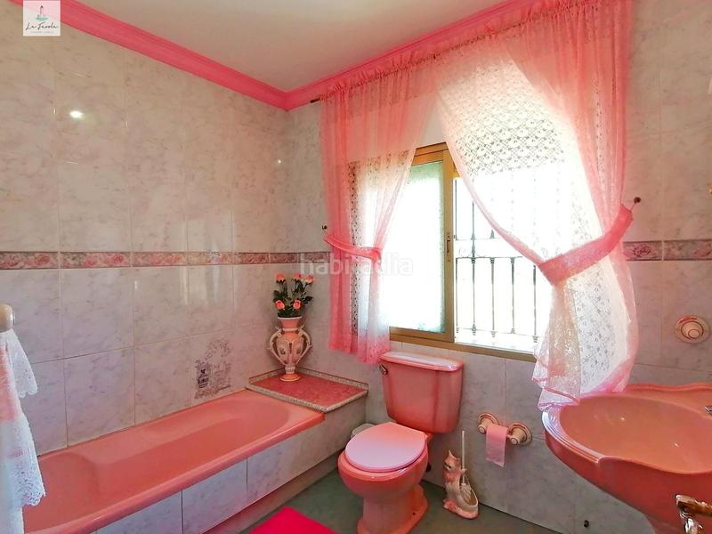 Foto f6b9f544-4e33-46dc-a39c-e2dd6db0c57a. Casa amb calefacció aparcament a Loja