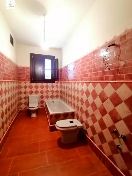 Foto 54f156a6-8b65-4d03-8471-f9afafe189dd. Casa adosada casa estilo rustica de 5 dormitorios en Archidona