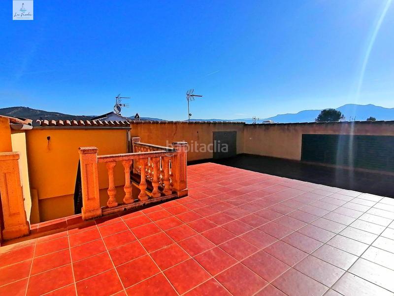Foto be92599f-b44d-4d49-9261-108c3484a5fa. Casa adosada casa estilo rustica de 5 dormitorios en Archidona