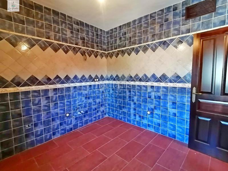 Foto cdcb1b31-2c26-457d-a467-6a54ebf1212d. Casa adosada casa estilo rustica de 5 dormitorios en Archidona