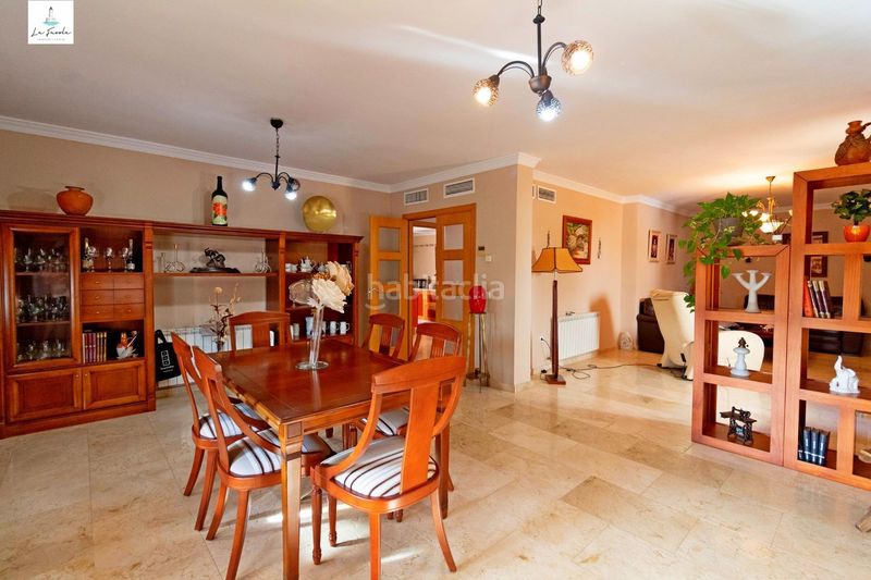 Foto 42bd64ea-21fa-44bb-b983-4b91faa0b36b. Casa amb aparcament piscina a Limonar Málaga