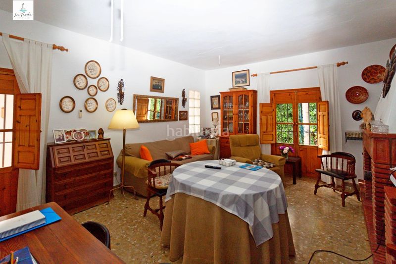 Foto 1e8d9bae-ad6e-4d70-8875-da2ee863bd07. Casa amb aparcament a Carratraca