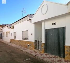 Casa adosada en Cártama. Chalet adosado de 4 dormitorios en estacion de cártama málaga